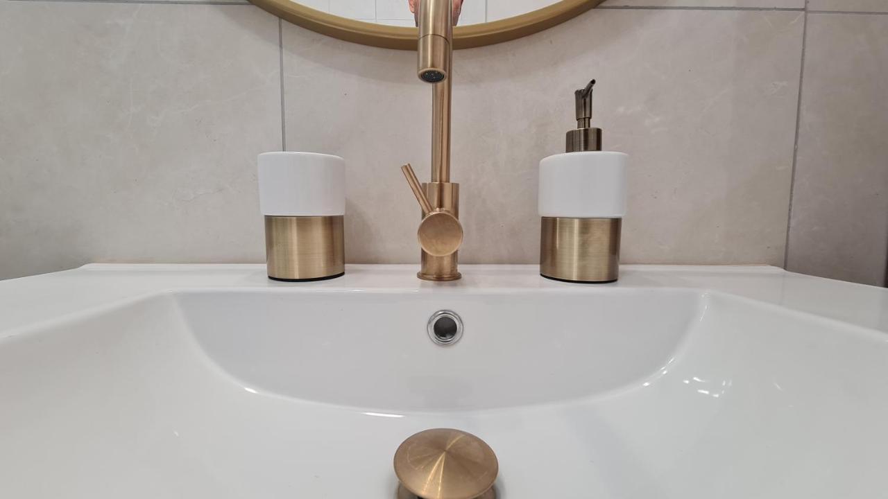Kv Center Of Athens Apartment ภายนอก รูปภาพ